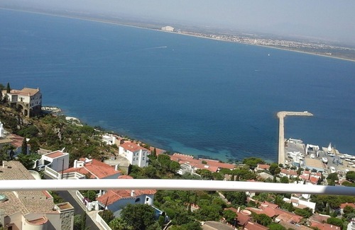 Almadraba-Canyelles Apartment | Apartment in villa, 180 ° panoramic sea view with terrace and pool