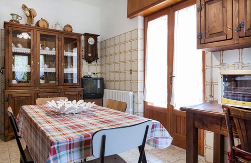 Ragalna Apartment | APARTMENT IN VILLA GIOVANNA is equipped to for all your needs.