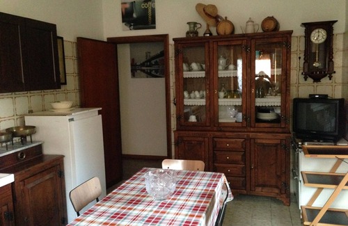 Ragalna Apartment | APARTMENT IN VILLA GIOVANNA is equipped to for all your needs.
