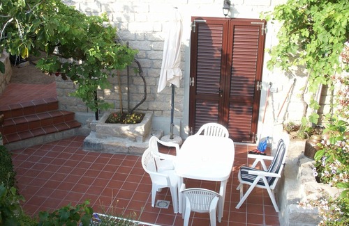 Lu Bagnu Apartment | APARTMENT IN VILLA IN LU BAGNU 5 MIN FROM THE BEACH CASTELSARDO