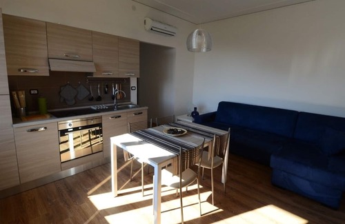 Marcellise Apartment | APARTMENT IN VILLA WITH SWIMMING POOL AND TENNIS COURT SURROUNDED BY GREENERY