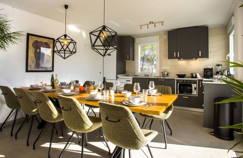 Alcalali Villa | Apartment in villa with A/C, private pool, WIFI, TV, patio, pets allowed, panoramic view, parking