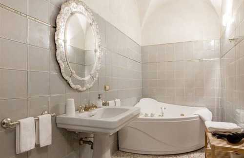 Massa Castello Apartment | Apartment in Villa with swimming pool