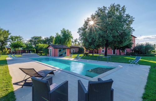 Guzman Villa | Apartment in villa with swimming pool, in the heart of Umbria