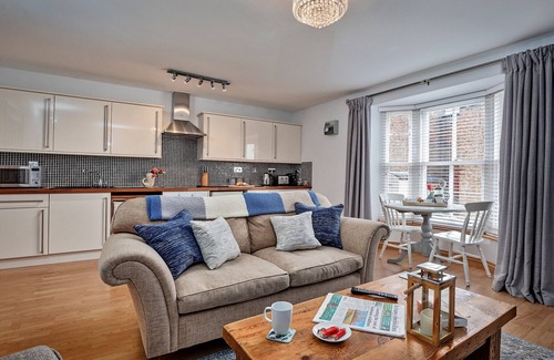 West Cliff Apartment | Apartment in Whitby near Whalebone Arch