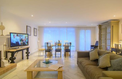 Nikki Beach Apartment | Apartment in White Pearl Beach