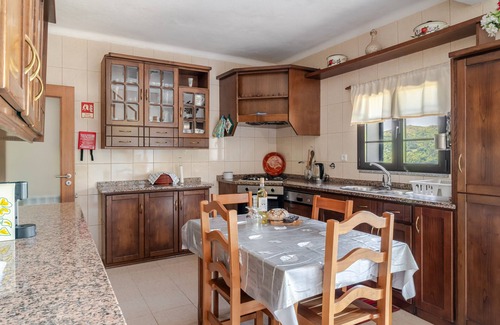 Ponte da Barca Apartment | Apartment 'Inferior' with Mountain View, Shared Garden and Wi-Fi