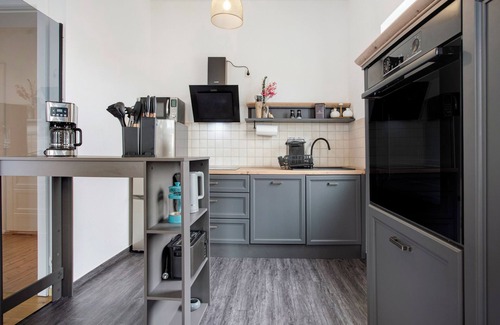 Altefaehr Apartment | Apartment 'Inselglück' with Lake View, Shared Garden and Wi-Fi