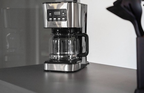 Altefaehr Apartment | Apartment 'Inselglück' with Lake View, Shared Garden and Wi-Fi