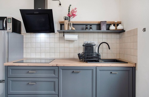 Altefaehr Apartment | Apartment 'Inselglück' with Lake View, Shared Garden and Wi-Fi