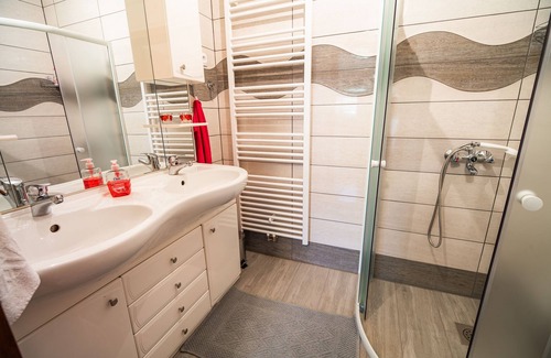 Cerklje ob Krki House | Apartment Irena