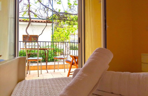 Neoi Epivates Apartment | Apartment Irene Seafront