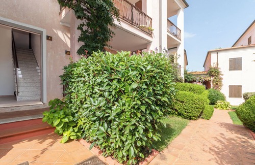 Valledoria Apartment | Apartment Iris with Balcony & Wi-Fi