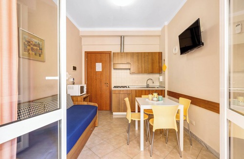 Finale Pia Apartment | Apartment 'Isophylla Comfort' close to the Beach with Balconies & Wi-Fi