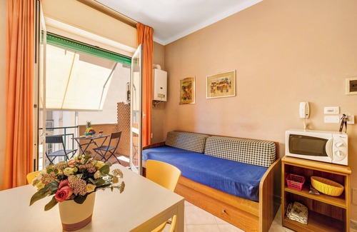 Finale Pia Apartment | Apartment 'Isophylla Comfort' close to the Beach with Balconies & Wi-Fi