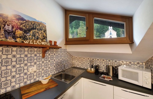 Gressoney-Saint-Jean Apartment | Apartment 'Finestra Sul Monte Rosa' with Mountain View, Shared Garden and Wi-Fi