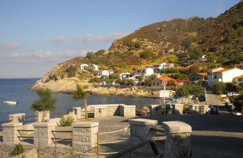 Chiessi Apartment | Apartment about 14 km from Marina di Campo and 13 from Marciana