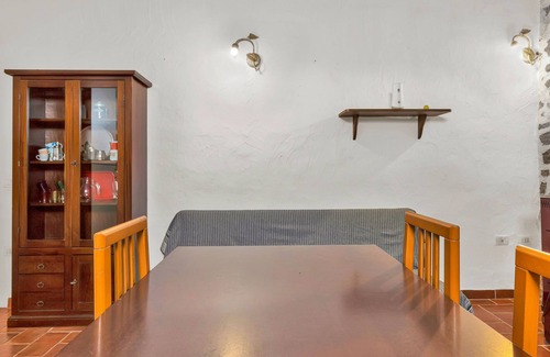Loiri Porto San Paolo Apartment | Apartment Casettina with A/C, Balcony & Garden