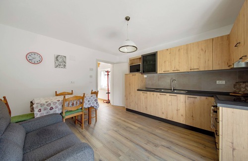 San Pietro di Cadore Apartment | Apartment 'Blu' with Mountain View, Private Terrace and Wi-Fi