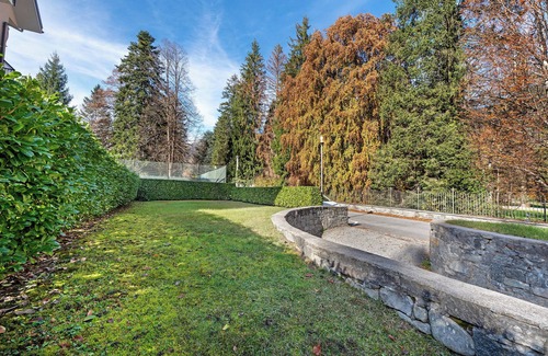 Santa Maria Maggiore Apartment | Apartment 'Il Casale Rosa Di Santa Maria' with Private Garden and Balcony