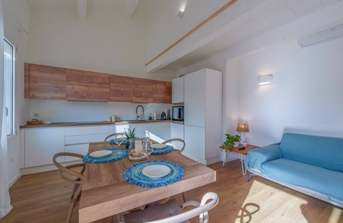 Santa Teresa di Gallura Apartment | Apartment 'Elegant House in the Centre' with Balcony, Wi-Fi and Air Conditioning