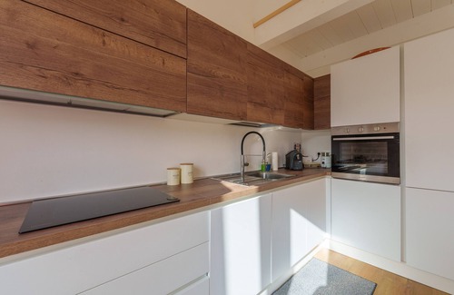 Santa Teresa di Gallura Apartment | Apartment 'Elegant House in the Centre' with Balcony, Wi-Fi and Air Conditioning