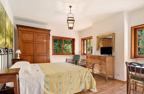 Santo Stefano dʼAveto Apartment | Apartment "Agriturismo La Casa sul Poggio - Crociglia" with Private Terrace and Shared Pool
