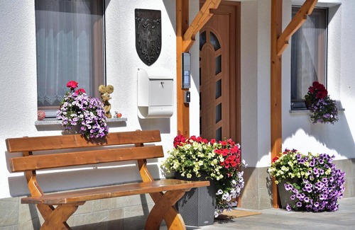 Racines Apartment | Apartment "Joselehof Edelweiss" with Mountain View, Wi-Fi & Garden