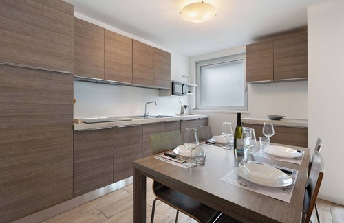 Ponte Arche Apartment | Apartment 'Jubilant' with Mountain View, Balcony and Air Conditioning