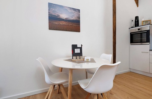 Lohe-Rickelshof Apartment | Apartment 'Junge 1' with Wi-Fi