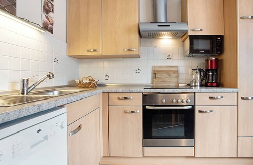 Sundhagen Apartment | Apartment 'K Schröder' with Private Terrace, Private Garden and Wi-Fi