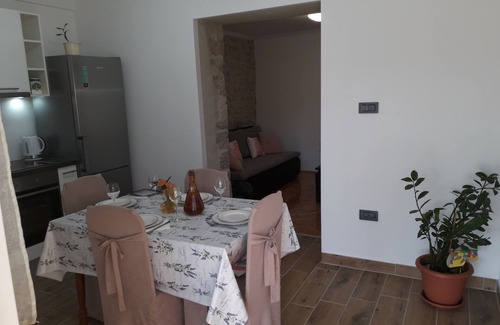 Gradina Apartment | Apartment Karla SNB with swimming pool and salt water