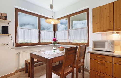 San Pancrazio Apartment | Apartment 'Kati´s Haus' with Mountain View, Private Terrace and Shared Garden