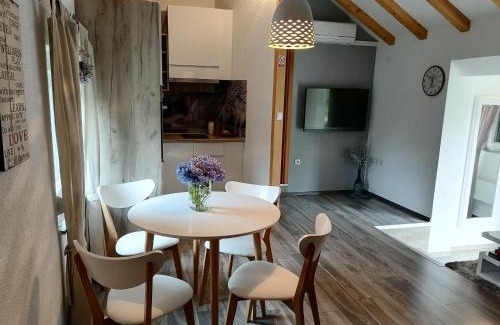 Catrnja Apartment | Apartment King