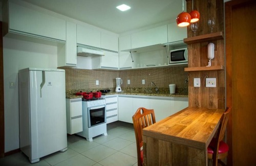 Praia de Itaparica House | Apartment kitchen in front of Itaparica Beach