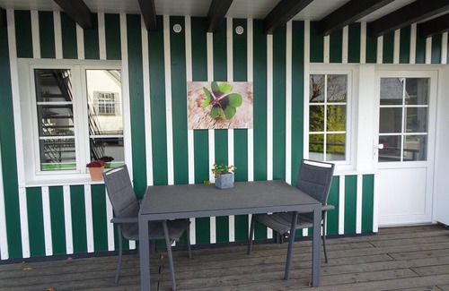Finnentrop Apartment | Apartment 'Kleeblatt' with Private Terrace, Shared Garden and Wi-Fi