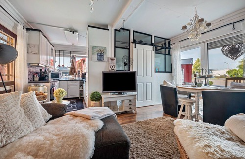 Erichshof Apartment | Apartment 'Kleine Oase Stuhr Im Container E G' with Shared Terrace, Shared Garden and Wi-Fi
