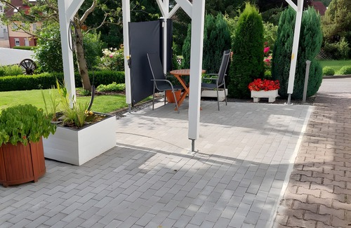 Lutzenhardt Apartment | Apartment 'Klink' with Private Terrace, Shared Garden and Wi-Fi