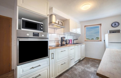 Hardegsen Apartment | Apartment 'Knopf' with Balcony and Wi-Fi