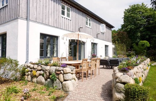 Hogel Apartment | Apartment 'Kohstall' with Private Terrace, Shared Garden and Wi-Fi