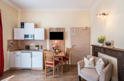 Vogtareuth Apartment | Apartment 'Komfort Römersberger - 4' with Wi-Fi