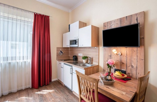 Vogtareuth Apartment | Apartment 'Komfort Römersberger - 4' with Wi-Fi