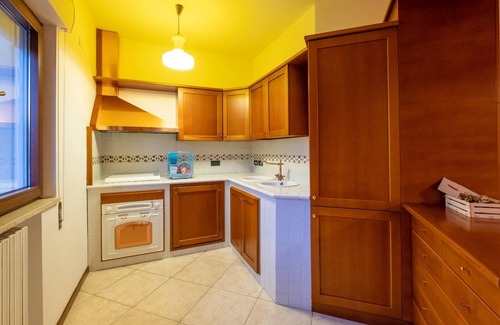 Enna Apartment | Apartment 'Kore Di Enna' with Mountain View, Wi-Fi and Air Conditioning