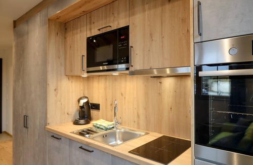 Muenchberg Apartment | Apartment-Kornberg-Mobility bath-Terrace