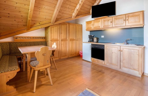 Silandro Apartment | Apartment 'Kortscherhof Apt Typ 5' with Mountain View, Shared Garden and Wi-Fi