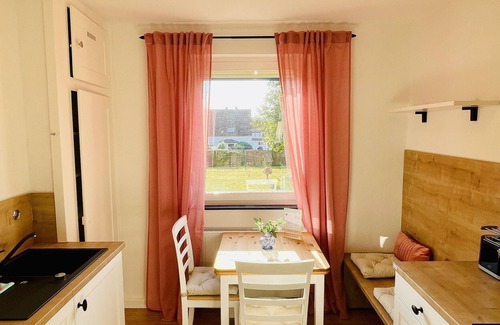 Schlitz Apartment | Apartment 'Kreativer Rückzugsort In Schlitz' with Shared Garden and Wi-Fi
