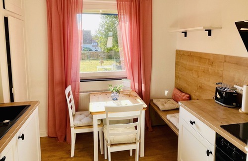 Schlitz Apartment | Apartment 'Kreativer Rückzugsort In Schlitz' with Shared Garden and Wi-Fi