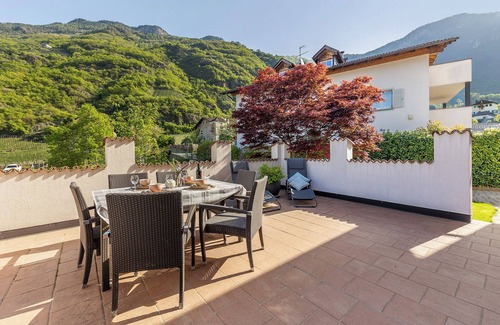 Terlano Apartment | Apartment 'Kreutnerbinderhof' with Mountain View, Private Terrace and Wi-Fi