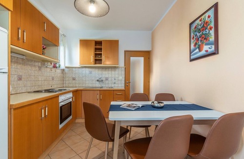 Spadici Apartment | Apartment Kristina II with Balcony