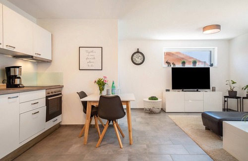 Langen bei Bregenz Apartment | Apartment 'Ländle Lodge' with Mountain View, garden and Wi-Fi